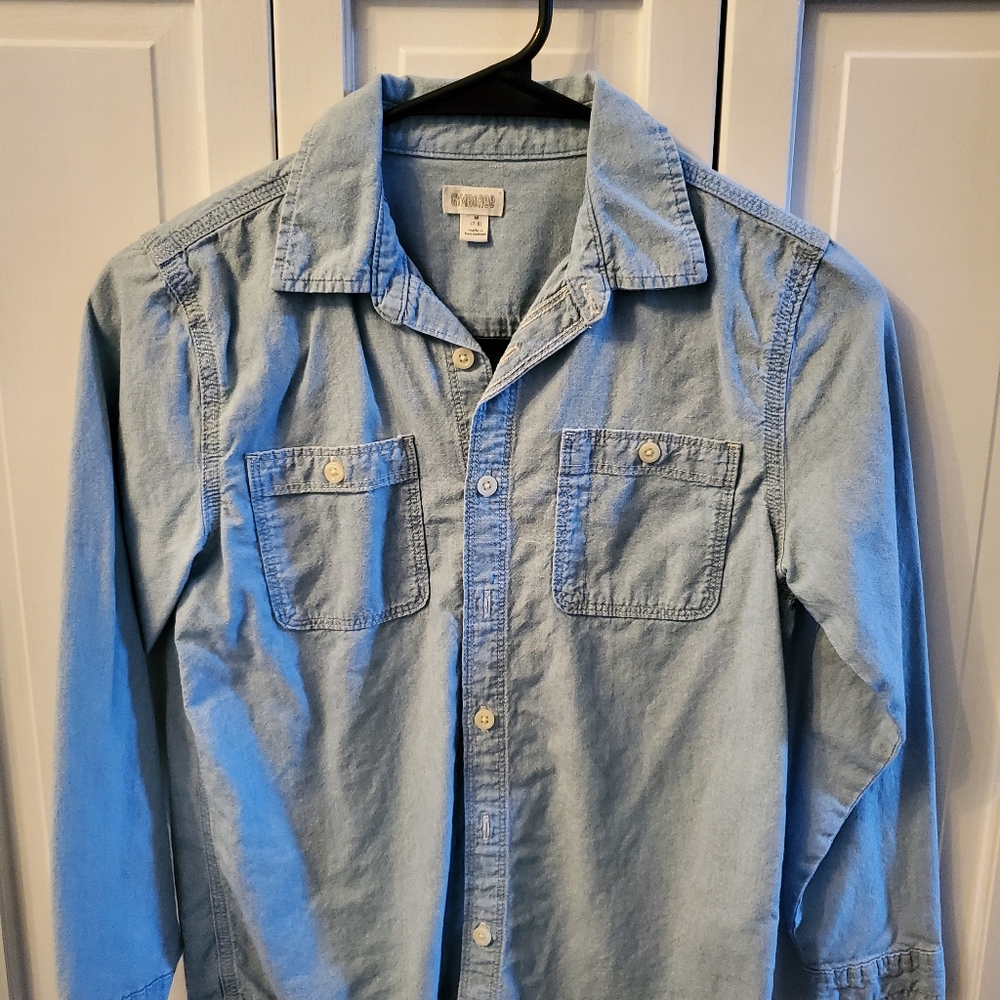 Boys button shirt size 7-8 M